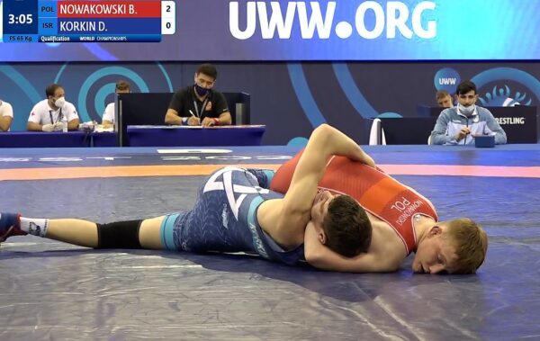 Bartek Nowakowski bardzo dobrze wszedł w mistrzowski turniej, szybko kładąc na łopatki reprezentanta Izraela Daniela Korkina.