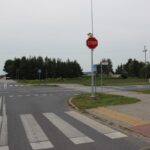 Aktywny znak STOP znalazł się na skrzyżowaniu Traktu Jana Pawła II z drogą prowadzącą przez Elżbietów (w kierunku Bakomy)