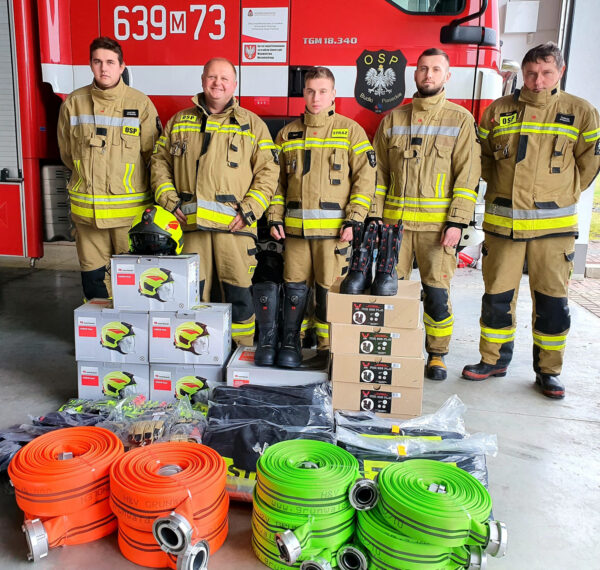 Z otrzymanych z WFOŚ środków zakupione zostały środki ochrony indywidualnej strażaków.
